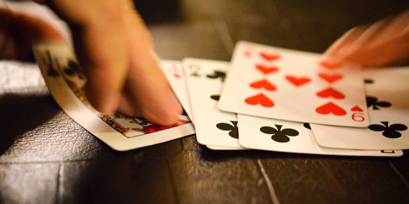 Sai lầm khi đọc bài đối thủ trong game Phỏm